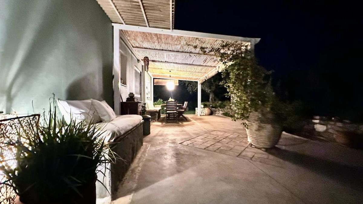 The Secret Garden At Villa Georgia Kalamata Exterior foto